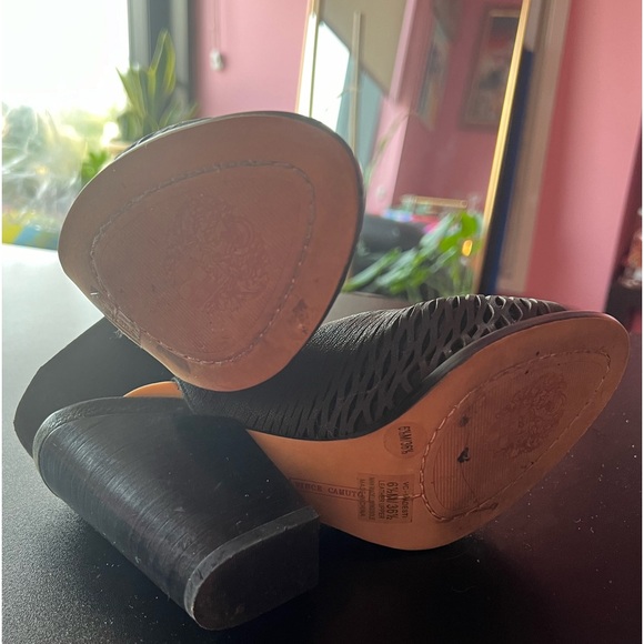 Sandals - Picture 2 of 4